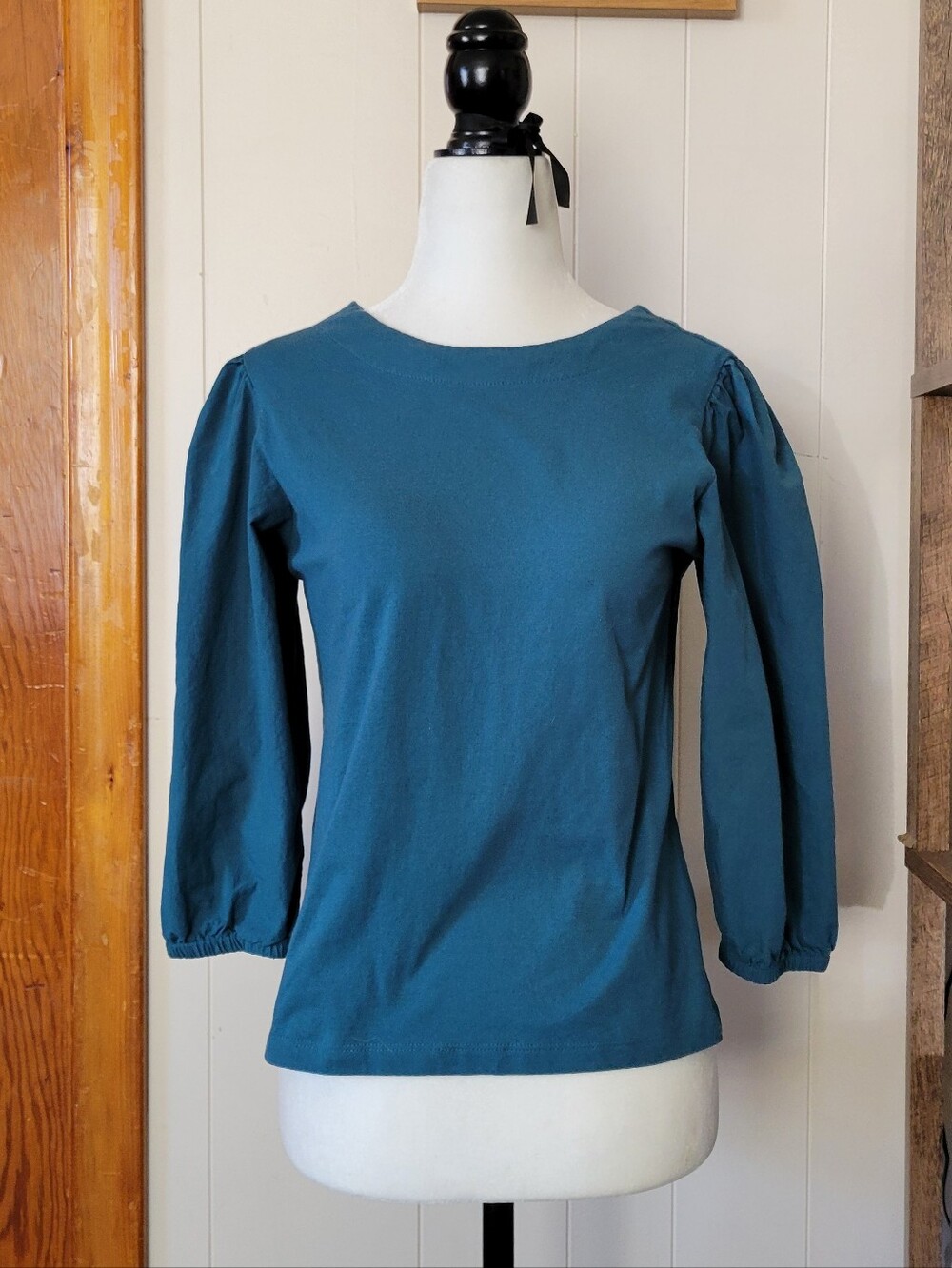 Northern Reflections | Women's Teal Long-Sleeve Puff Shoulder Top